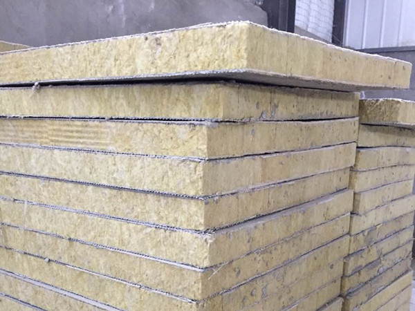 復(fù)合巖棉保溫板